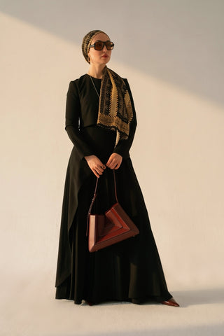 Sculptural Elegance: The Maxi Dress Redefining Modern Modest Fashion