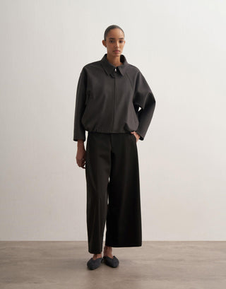 Pleated Wide-Leg Trousers – Black