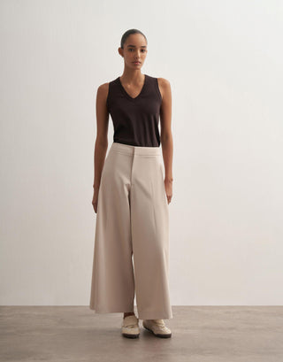 Pleated Wide-Leg Trousers – Stone