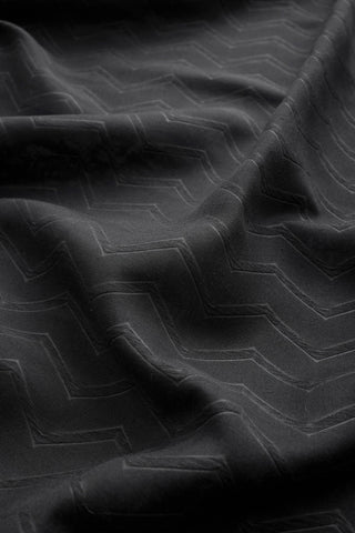 NOA SOFT Zigzag Pattern Shawl – Black