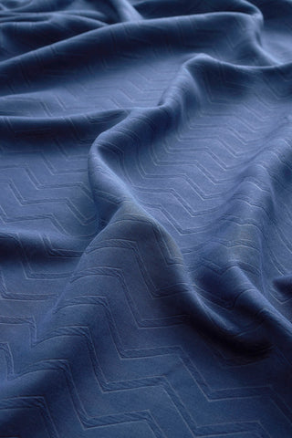 NOA SOFT Zigzag Pattern Shawl – Navy Blue