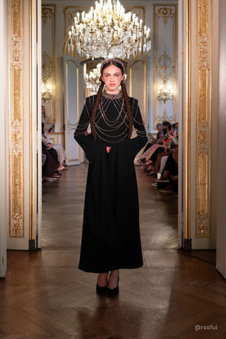 Calista Chain Detail Maxi Dress – Black