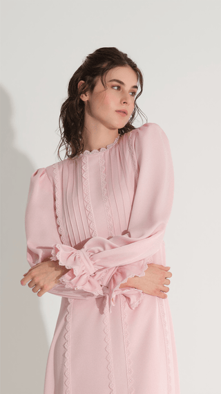 Pleated Lace Detail Dress – Soft Pink