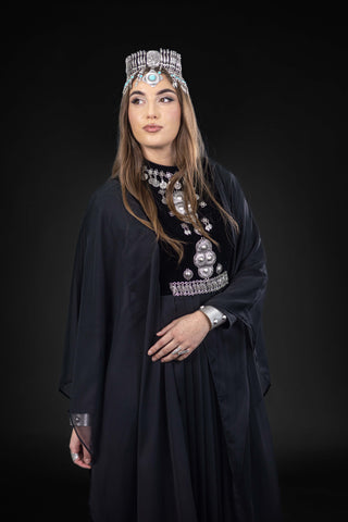 Boldness Embellished Abaya – Black