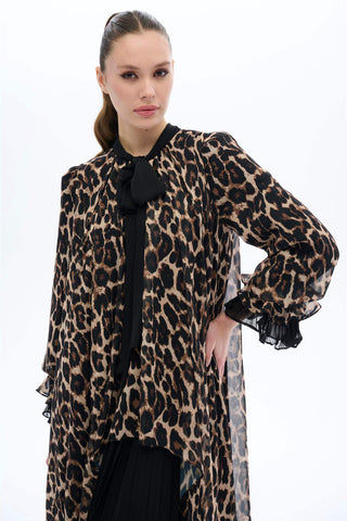 YAKASI FULARLI PİLELİ ELBİSE Camel
